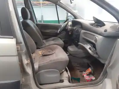 Scrapping Vehicle renault scenic (ja..) 1.9 dci century 102 cv / 75 kw of the year 2002 powered f9q748