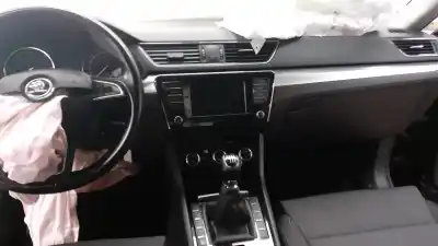 Veículo de Sucata skoda superb iii (3v3) 2.0 tdi do ano 2018 alimentado dfga