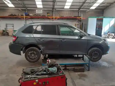 Veicolo di demolizione skoda fabia combi active dell'anno 2015 alimentato cjzc