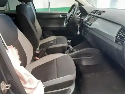 Veicolo di demolizione skoda fabia combi active dell'anno 2015 alimentato cjzc