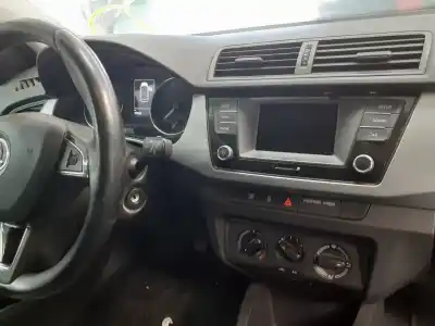 Veicolo di demolizione skoda fabia combi active dell'anno 2015 alimentato cjzc