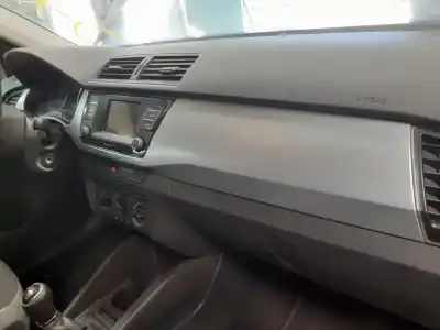 Veicolo di demolizione skoda fabia combi active dell'anno 2015 alimentato cjzc