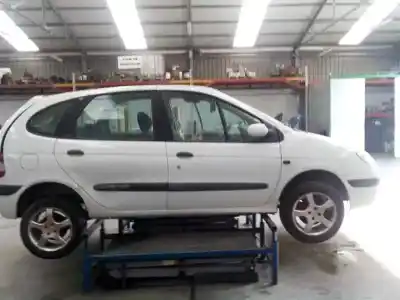 Scrapping Vehicle renault scenic (ja..) 1.9 dti diesel 80 cv / 59 kw of the year 2001 powered f9q744