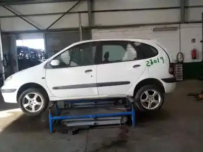Scrapping Vehicle renault scenic (ja..) 1.9 dti diesel 80 cv / 59 kw of the year 2001 powered f9q744