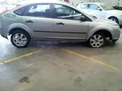 Sloopvoertuig ford focus berlina (cap) ambiente (d) van het jaar 2005 aangedreven hhda