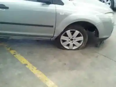 Veicolo di demolizione FORD FOCUS BERLINA (CAP) Ambiente (D) dell'anno 2005 alimentato HHDA