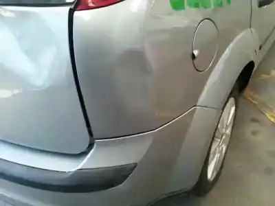 Sloopvoertuig ford focus berlina (cap) ambiente (d) van het jaar 2005 aangedreven hhda