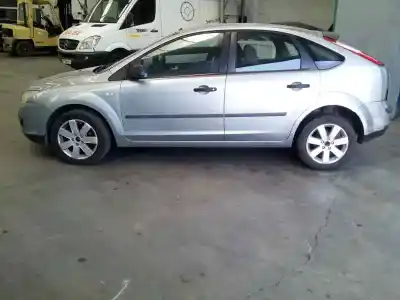 Sloopvoertuig ford focus berlina (cap) ambiente (d) van het jaar 2005 aangedreven hhda
