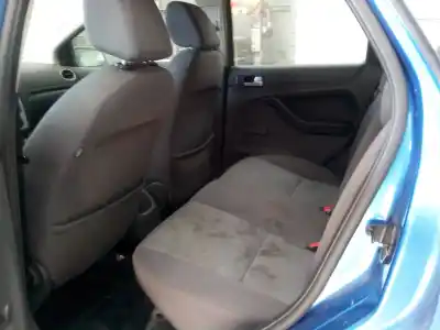 Veículo de Sucata ford focus berlina (cap) ghia do ano 2005 alimentado g8da