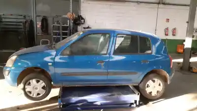 Veículo de Sucata renault clio ii fase ii (b/cb0) base authentique 65 cv / 48 kw do ano 2003 alimentado k9k704