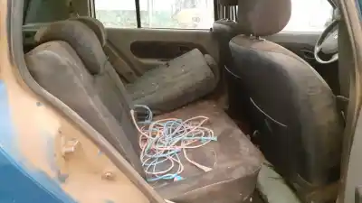 Veículo de Sucata renault clio ii fase ii (b/cb0) base authentique 65 cv / 48 kw do ano 2003 alimentado k9k704