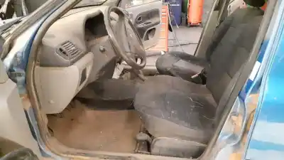 Veículo de Sucata renault clio ii fase ii (b/cb0) base authentique 65 cv / 48 kw do ano 2003 alimentado k9k704