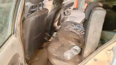 Veículo de Sucata renault clio ii fase ii (b/cb0) base authentique 65 cv / 48 kw do ano 2003 alimentado k9k704