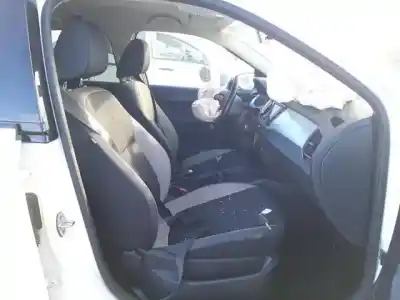 Veículo de Sucata skoda fabia ambition do ano 2016 alimentado cjz