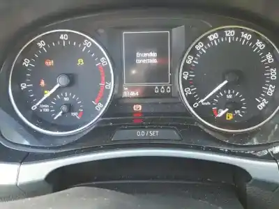 Veículo de Sucata skoda fabia ambition do ano 2016 alimentado cjz