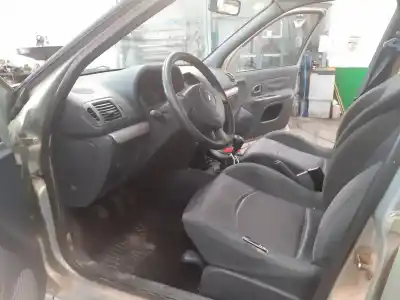 Здавання транспортного засобу renault clio ii fase ii (b/cb0) base authentique 65 cv / 48 kw року 2003 потужний k9k704