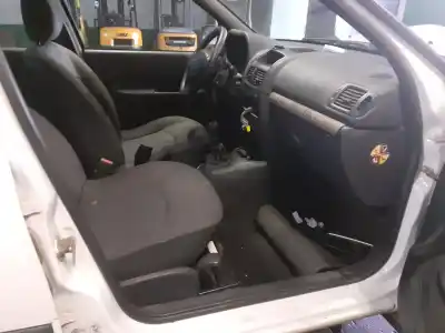 Здавання транспортного засобу renault clio ii fase ii (b/cb0) pack authentique 58 cv / 43 kw року 2004 потужний d7f726