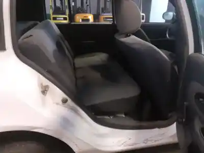 Здавання транспортного засобу renault clio ii fase ii (b/cb0) pack authentique 58 cv / 43 kw року 2004 потужний d7f726