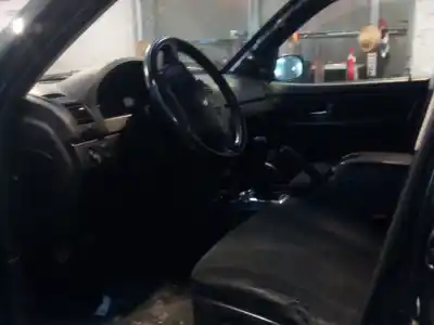 Véhicule à la ferraille ssangyong rexton rx 270 full de l'année 2006 alimenté d27dt