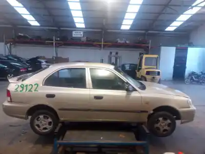 Sloopvoertuig hyundai accent (lc) l crdi van het jaar 2002 aangedreven d3ea hd64