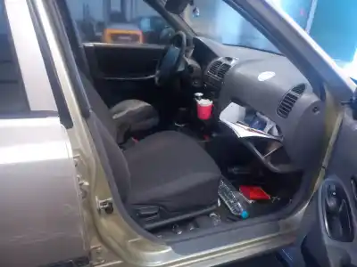 Sloopvoertuig hyundai accent (lc) l crdi van het jaar 2002 aangedreven d3ea hd64