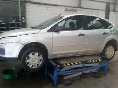 Veicolo di demolizione ford focus berlina (cap) ghia dell'anno 2005 alimentato g8da