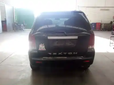 Veículo de Sucata ssangyong rexton 2.7 turbodiesel cat do ano 2005 alimentado d27dt