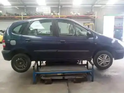 Scrapping Vehicle renault scenic (ja..) 1.9 dti diesel 80 cv / 59 kw of the year 2003 powered f9q744