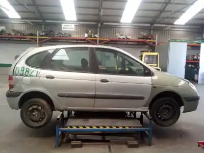 Scrapping Vehicle renault scenic (ja..) 1.9 dti diesel 80 cv / 59 kw of the year 2003 powered f9q744