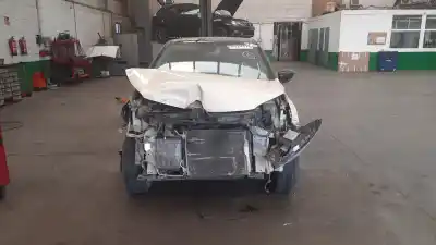 Veículo de Sucata renault captur zen 150 cv / 110 kw do ano 2019 alimentado h5h470