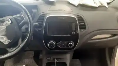 Veículo de Sucata renault captur zen 150 cv / 110 kw do ano 2019 alimentado h5h470