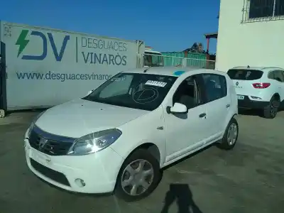 Vehículo de desguace DACIA SANDERO Ambiance del año 2011 con motor D4F732