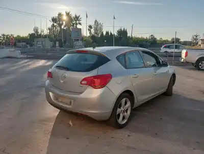 Vehículo de desguace opel astra j lim. 1.7 16v cdti del año 2012 con motor 1.7 cdti 125cv