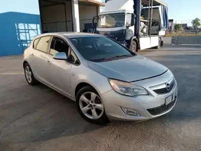 Vehículo de desguace opel astra j lim. 1.7 16v cdti del año 2012 con motor 1.7 cdti 125cv