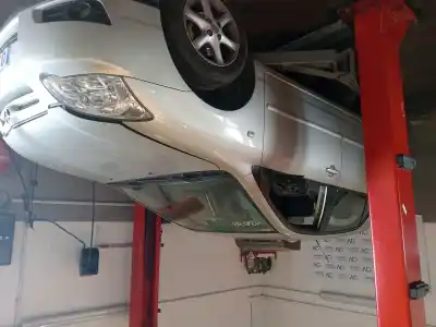 Veicolo di demolizione toyota corolla (e12) * dell'anno 2005 alimentato 