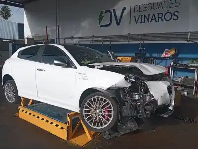 Veicolo di demolizione ALFA ROMEO GIULIA (952)  dell'anno 2016 alimentato 