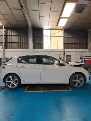 Veículo de Sucata peugeot 308 access do ano 2013 alimentado 