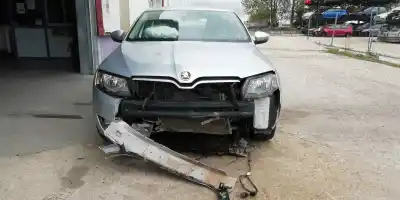 Здавання транспортного засобу skoda octavia combi (5e5) 1.6 tdi dpf року 2015 потужний clha