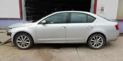 Здавання транспортного засобу skoda octavia combi (5e5) 1.6 tdi dpf року 2015 потужний clha