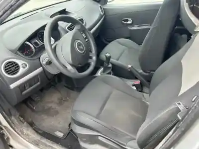 Scrapping Vehicle renault clio iii pack authentique of the year 2005 powered k9k 766