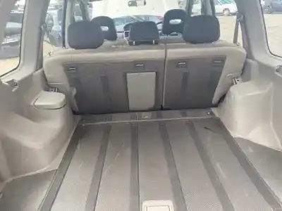 Scrapping Vehicle nissan x-trail (t30) elegance of the year 2001 powered yd22eti