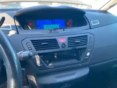 Veículo de Sucata citroen c4 picasso exclusive do ano 2007 alimentado rhj