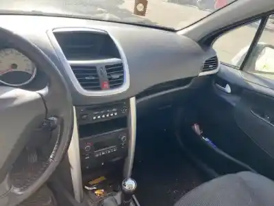 Verschrottungsfahrzeug peugeot 207 xt pack des jahres 2001 angetrieben 9hp