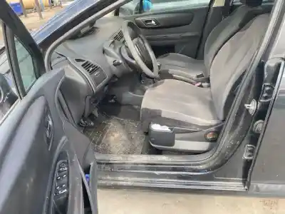 Veículo de Sucata citroen c4 berlina collection do ano 2004 alimentado kfuet3j4