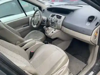 Scrapping Vehicle renault scenic ii grand luxe privilege of the year 2003 powered m9r700