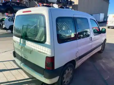 Sloopvoertuig peugeot partner (s2) rancho van het jaar 2002 aangedreven rhydw10td