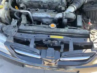 Sloopvoertuig nissan almera (n16/e) acenta van het jaar 2000 aangedreven yd22ddt