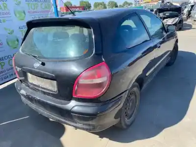 Sloopvoertuig nissan almera (n16/e) acenta van het jaar 2000 aangedreven yd22ddt