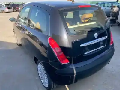 Veicolo di demolizione lancia ypsilon (101) 1.4 16v oro (10.2006->) dell'anno 2003 alimentato 843a1000