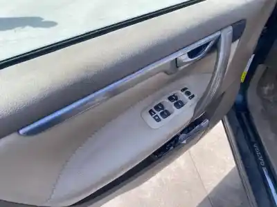 Scrapping Vehicle VOLVO XC70 2.4 Diesel CAT of the year 2000 powered D5244T